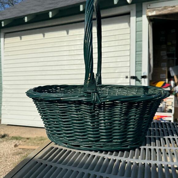 Large green wicker basket - Picture 1 of 6